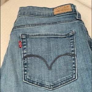 ⭐️Levi’s Mid-Rise Skinny Jeans⭐️👖